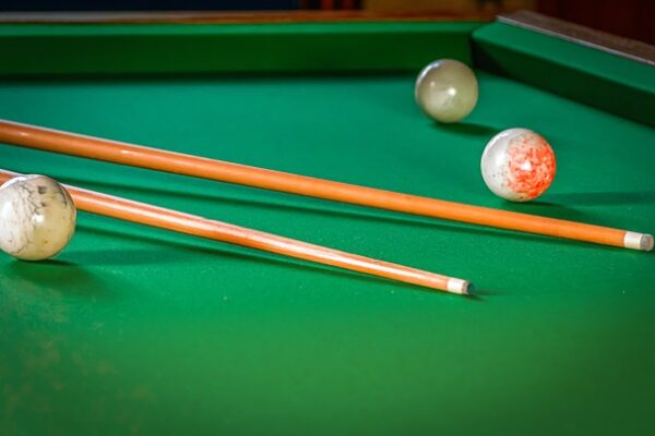 Your Essential Guide to Buying the Perfect Pool Cue